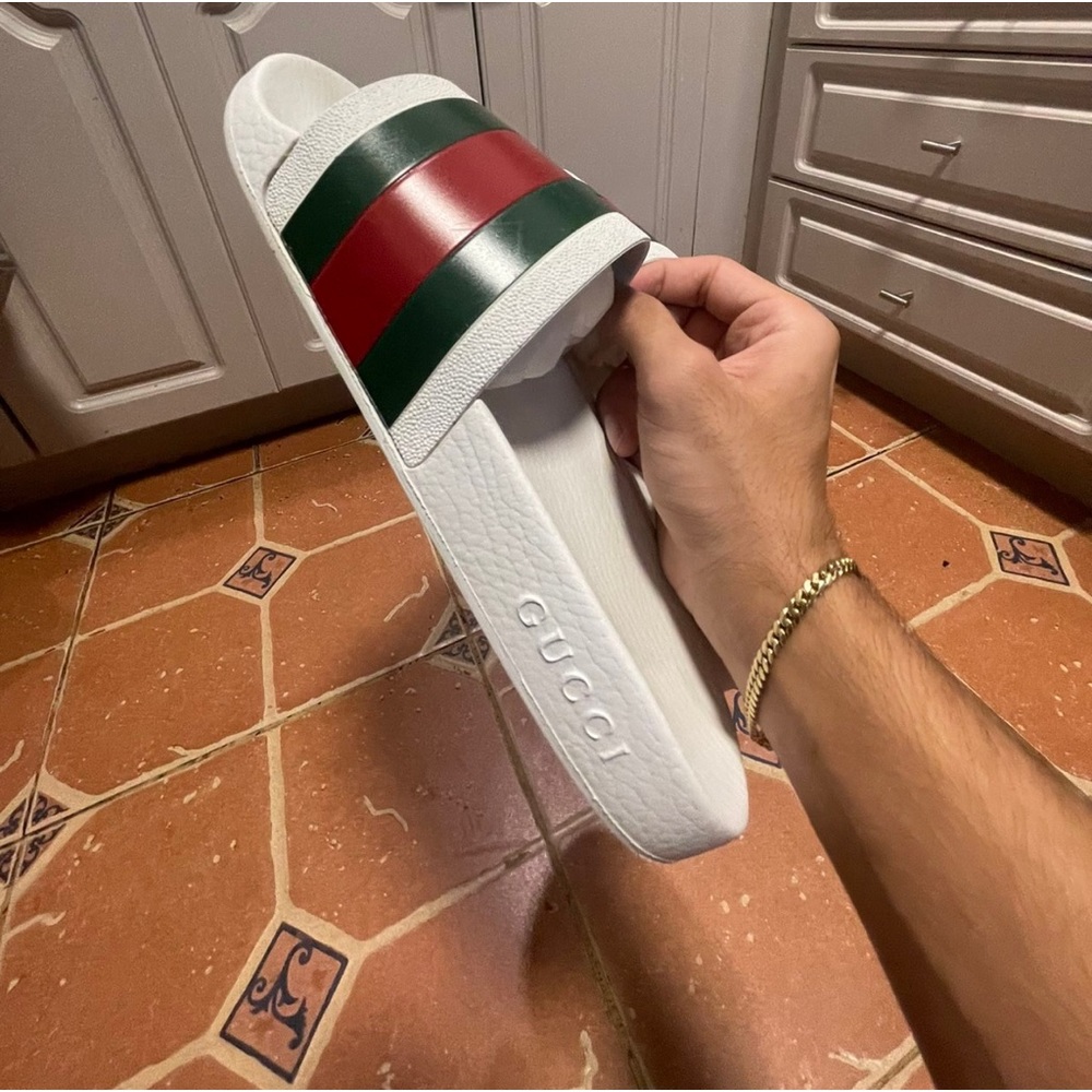 Men’s size 9.5 authentic Gucci slides